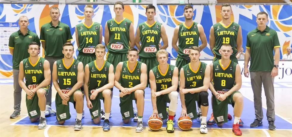 德保罗：梅西的影响力无需过多解释，我们应尽情欣赏他的表演（德保罗：梅西的影响力不言自明，尽情享受他的表演）