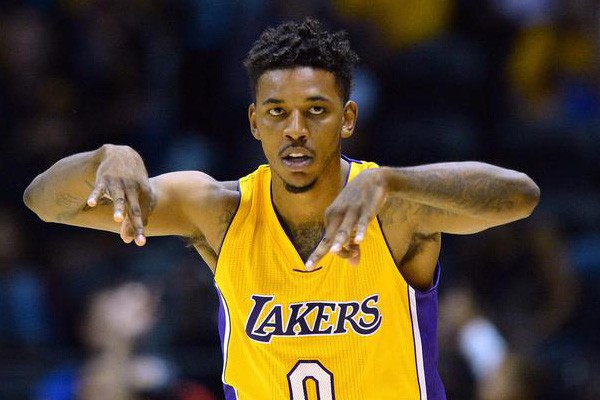 响应中足联文明行动月号召，青岛西海岸启动文明球迷评选活动（青岛西海岸启动文明球迷评选，积极响应中足联文明行动月）