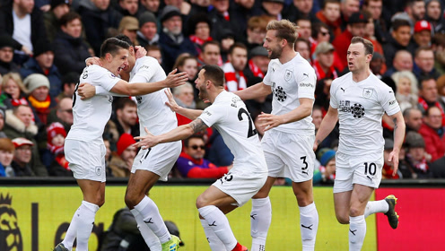天津食品集团男排主场惜败（天津食品集团男排主场憾负）