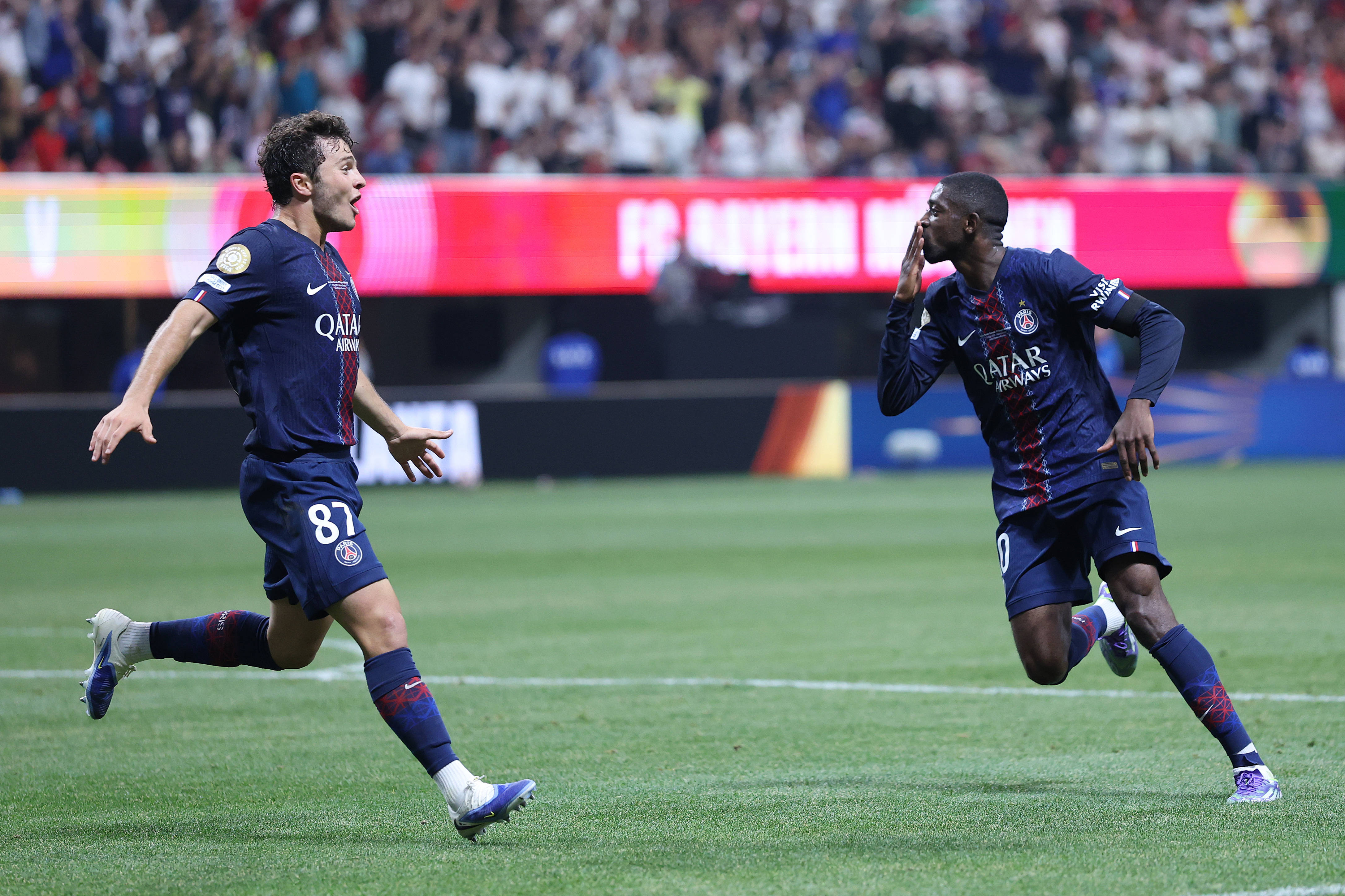 队报：巴黎在考虑引进一名右路后防多面手，有意埃里克-加西亚（队报：巴黎瞄准右路防线多面手，目标埃里克-加西亚）