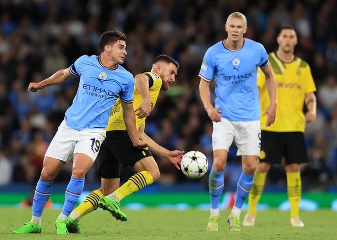 拉菲尼亚归来，巴萨重振雄风（拉菲尼亚回归，巴萨再现锋芒）