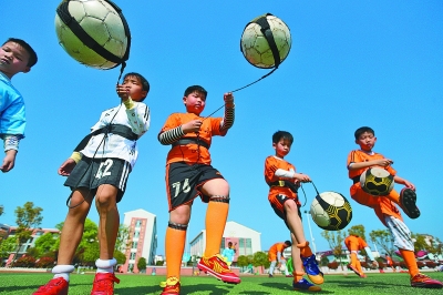 利物浦新赛季球衣号码确认：维尔茨7号，埃基蒂克22号，弗林蓬30号（利物浦新赛季号码出炉：维尔茨7号、埃基蒂克22号、弗林蓬30号）