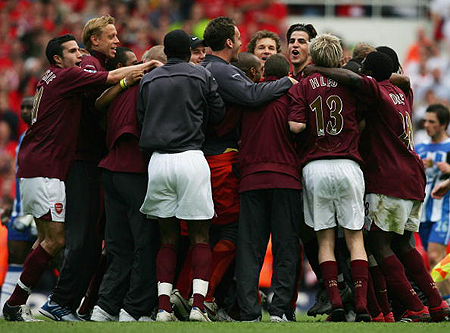 4场贡献3粒进球！官方：瓦尔迪当选意甲11月最佳球员（四战斩三球，官方宣布：瓦尔迪荣膺意甲11月最佳球员）