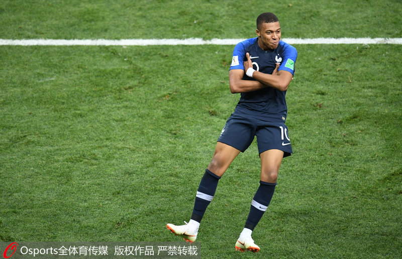 米兰双雄完成收购圣西罗球场及周边地块，新球场容量超7万人（AC米兰与国际米兰敲定收购圣西罗及周边地块，新球场可容纳逾7万人）