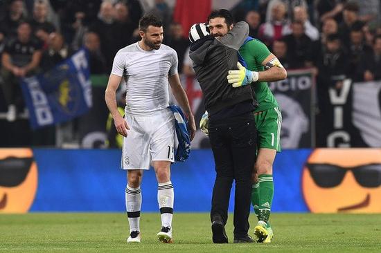 达拉博纳：03年欧冠决赛前，大因扎吉和舍瓦发生争执互相辱骂