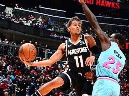 所有纹身都记述我的勤奋之道——格里马尔多的职业信仰（每一道纹身皆为勤勉作证：格里马尔多的职业信仰）