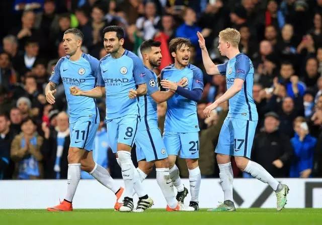 欧冠进球30+球员仅两人客场进球多于主场：姆巴佩、里瓦尔多（欧冠30+进球球员中，仅姆巴佩与里瓦尔多客场进球多于主场）