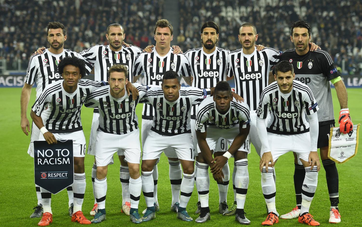 暗示续约还是离队？刘洋晒与瓦科互换球衣照片