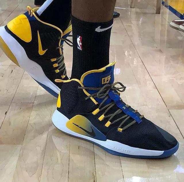 莫雷托：罗马正与曼奇尼谈续约，预计续到2030或2031年（莫雷托称罗马正与曼奇尼洽谈续约，合同预计延至2030或2031年）